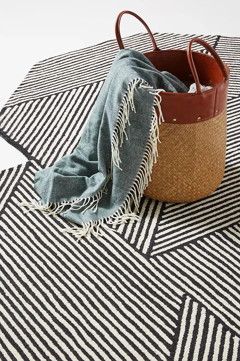 Stripe Illusion Handtufted Rug Rugverse
