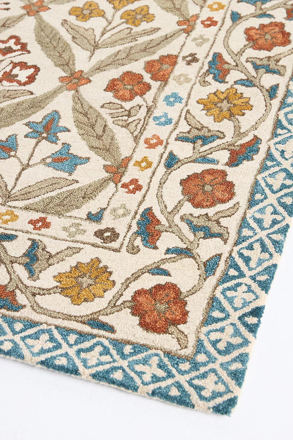 Tufted Cotswold  Floral Rug
