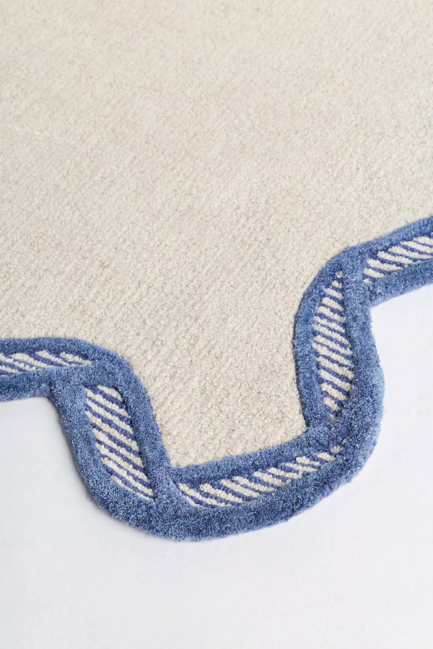 Scallop Border  Carpet & Rug Rugverse