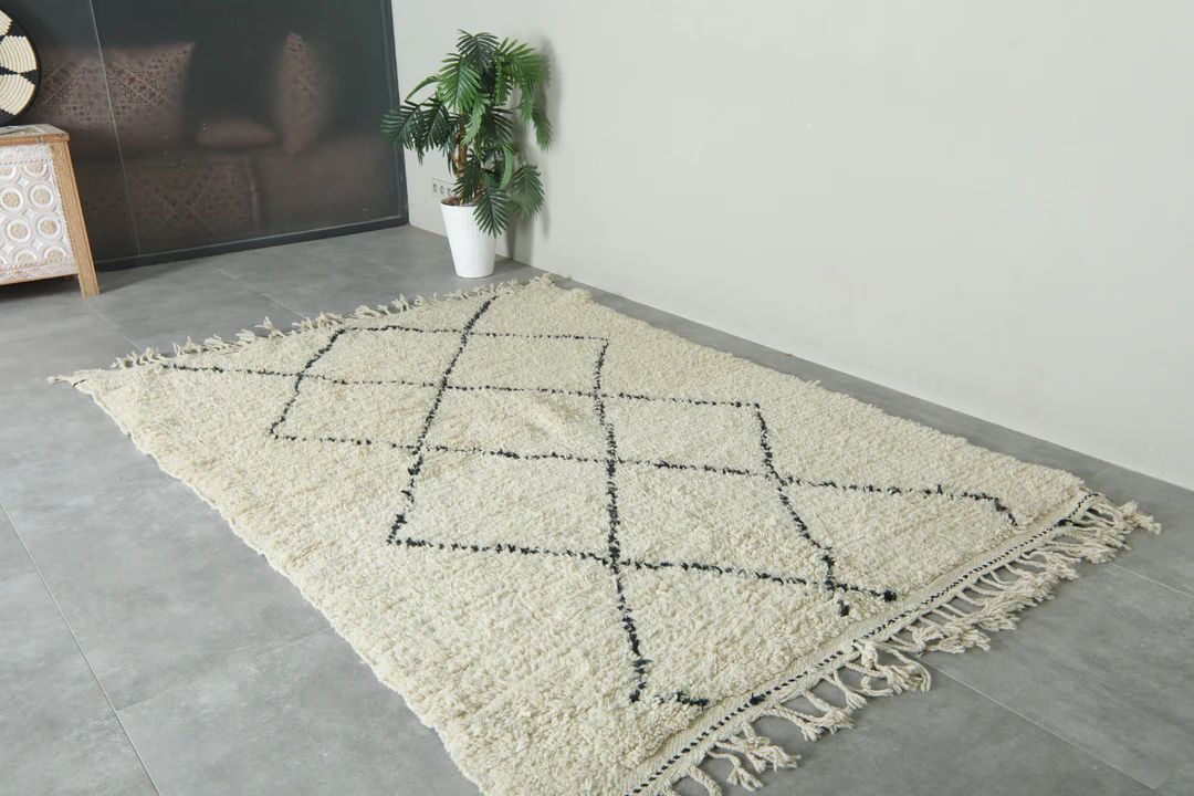 White Moroccan beni ourain rug Ivory shag with black diamond patternWool Area Rug