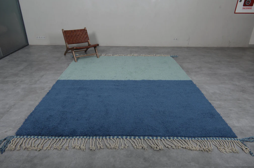 Vibrant Hand Knotted Carpet & Rugs