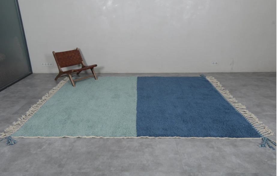 Vibrant Hand Knotted Carpet & Rugs