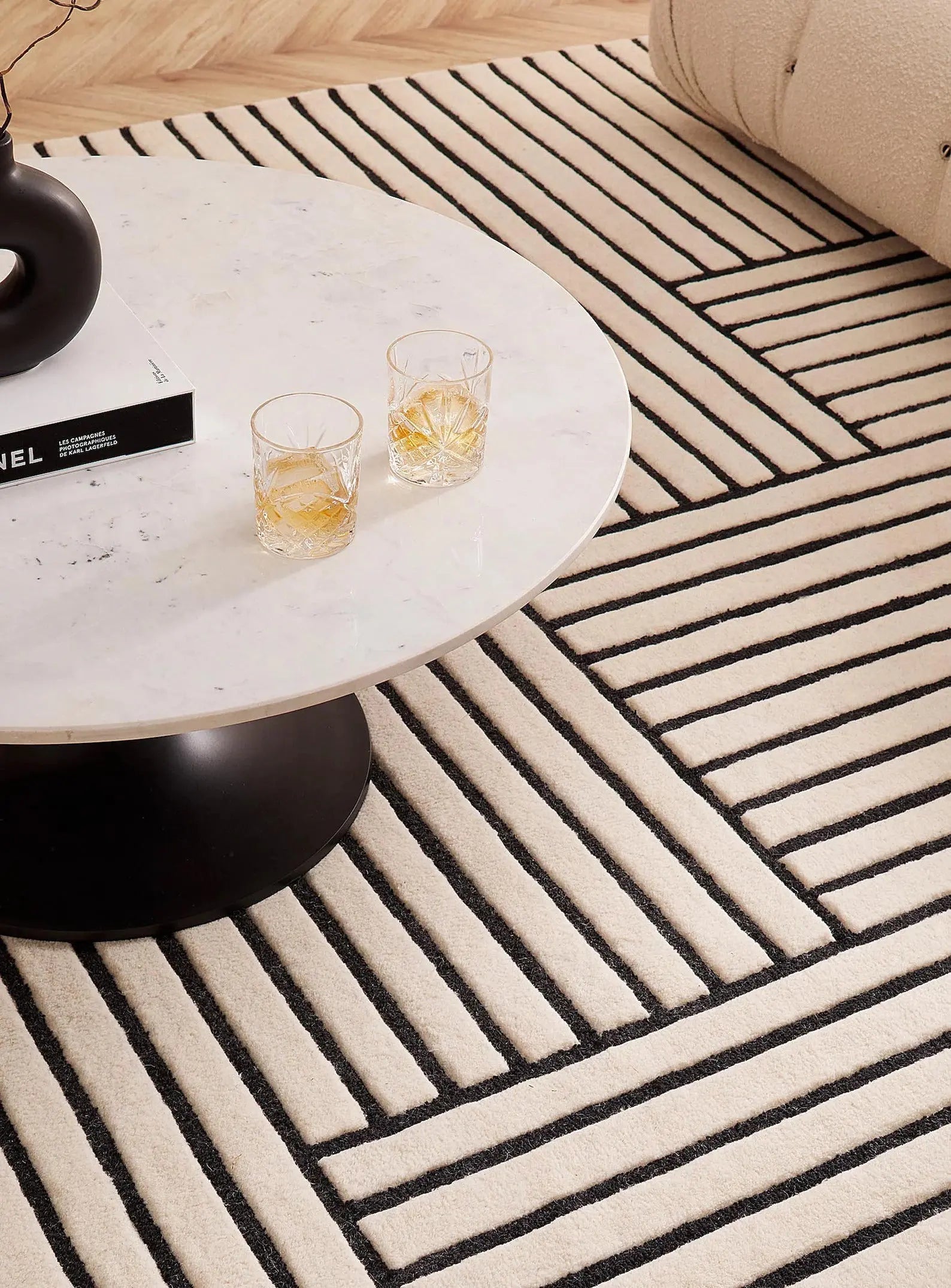 White and black lines Hand tufted carpets Rugverse