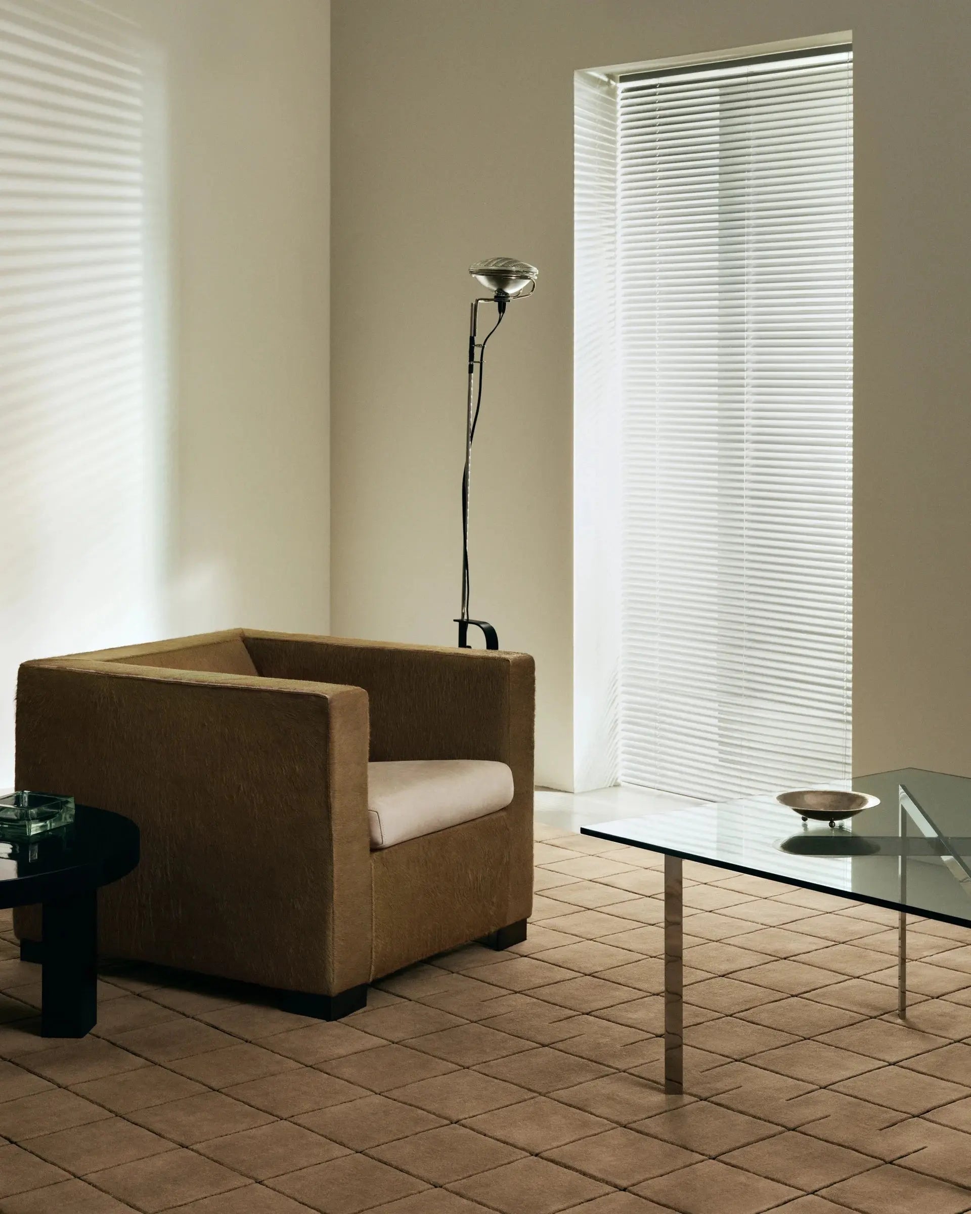 Cubora Brown woolen Hand Tufted Carpet Rugverse